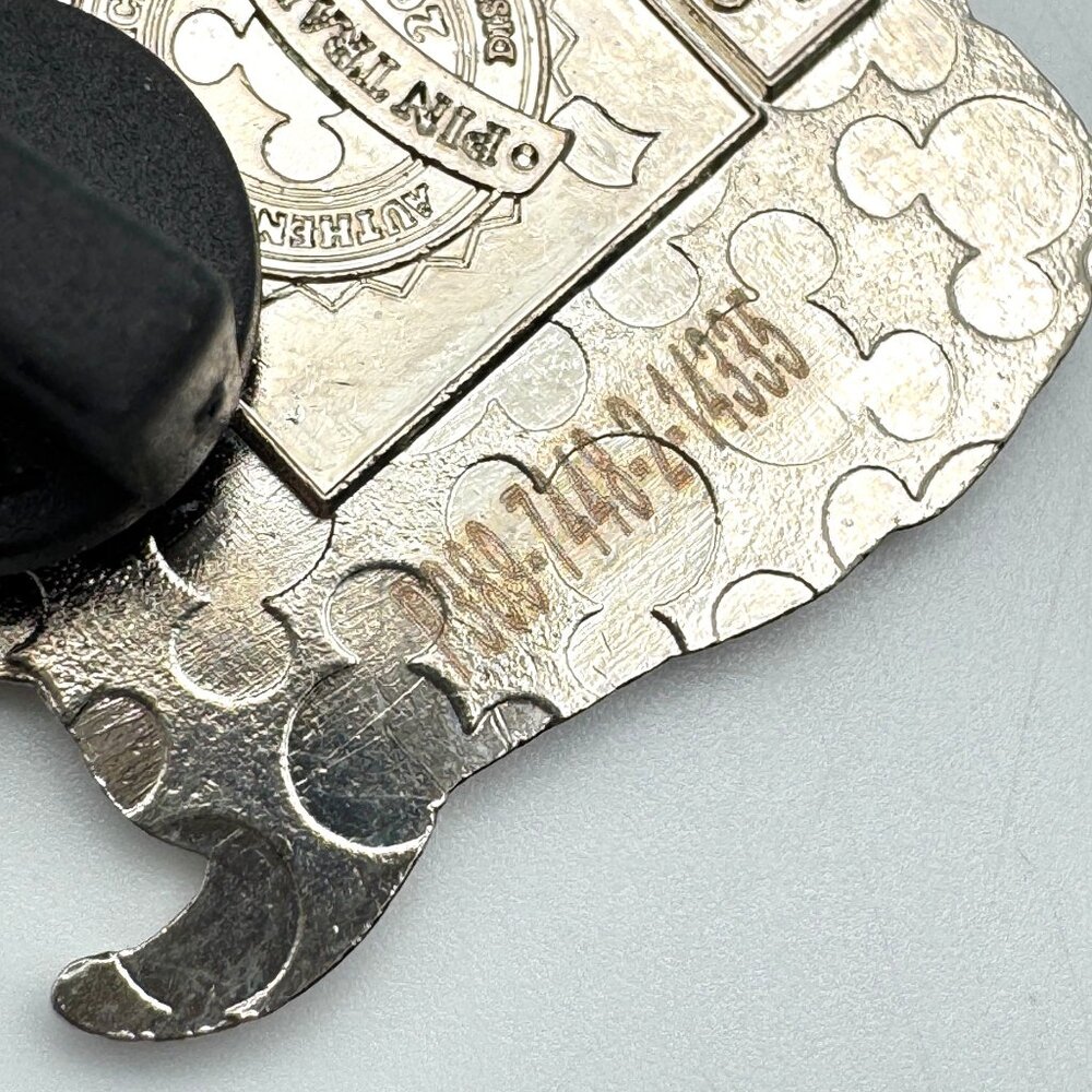 Disney Pin 2015 Mystery Couples Flynn Rider and Rapunzel #95868 - Picture 4 of 5